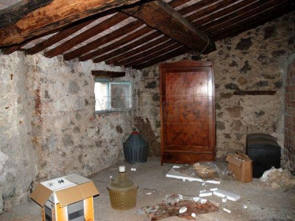 Casa Semi Indipendente in Vendita a Castel del Piano, zona centro, 85'000€, 100 m², con Box