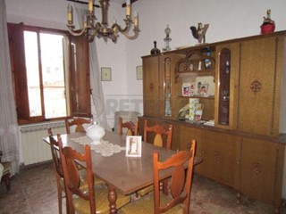 Appartamento in Vendita a Poggibonsi, zona Staggia, 195'000€, 100 m²