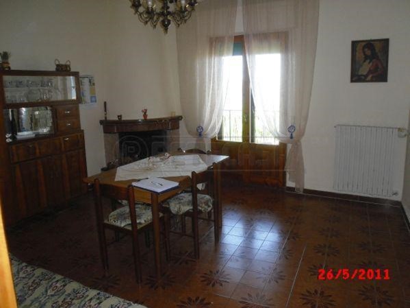 Appartamento in Vendita a Casole d'Elsa, zona Periferia, 250'000€, 140 m², con Box