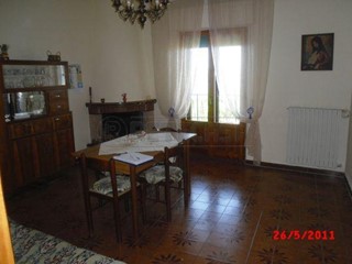 Appartamento in Vendita a Casole d'Elsa, zona Periferia, 250'000€, 140 m², con Box
