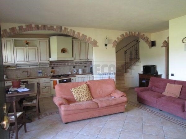 Villetta a schiera in Vendita a San Gimignano, zona Ulignano, 365'000€, 141 m²