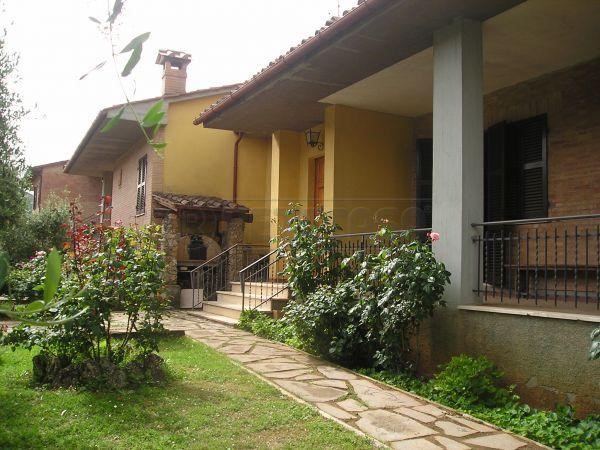 Villa in Vendita a Casole d'Elsa, zona Pieve Scola, 350'000€, 230 m², con Box