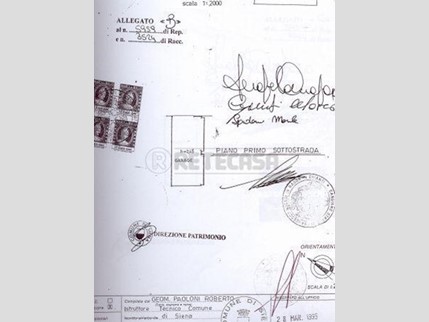 Magazzino in Vendita a Siena, zona Isola D'Arbia, 35'000€, 48 m²