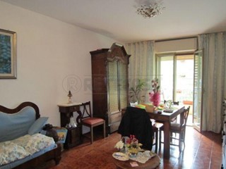 Appartamento in Vendita a Castelnuovo Berardenga, zona Monteaperti, 360'000€, 162 m², con Box