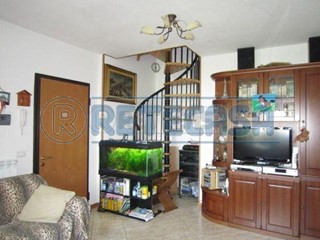 Trilocale in Vendita a Siena, zona Isola D'Arbia, 290'000€, 100 m², con Box