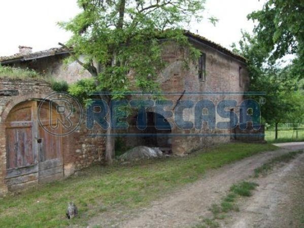 Rustico in Vendita a Monteriggioni, zona Badesse, 550'000&euro;, 630 m²