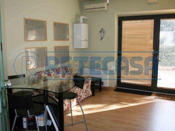 Ufficio in Vendita a Siena, zona Acquacalda, 175'000€, 51 m²