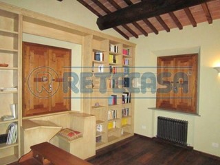 Villa in Vendita a Gaiole in Chianti, zona Periferia, 1'200'000€, 290 m², arredato, con Box
