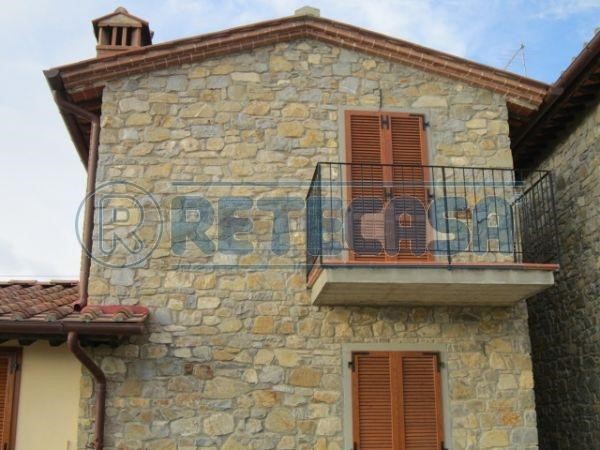 Villetta a schiera in Vendita a Castellina in Chianti, zona Periferia, 310'000€, 120 m², con Box
