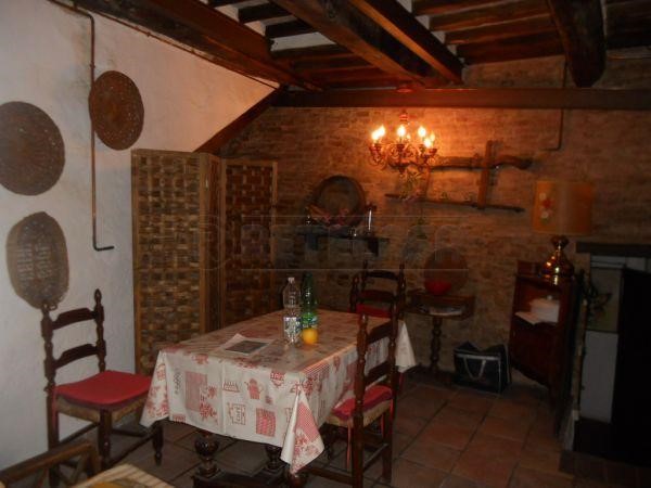Bilocale in Vendita a Colle di Val D'Elsa, zona Centro, 80'000€, 58 m², arredato