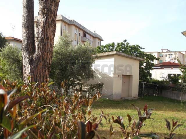 Villa in Vendita a Campiglia Marittima, zona Venturina, 490'000&euro;, 360 m², con Box