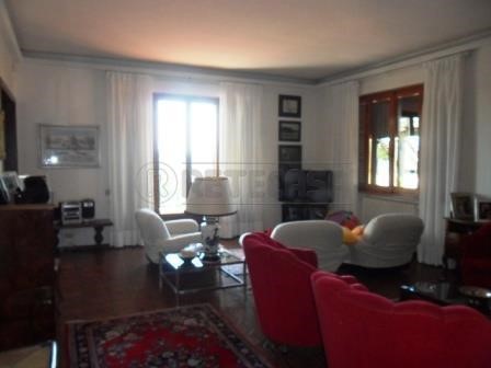 Villa in Affitto a Poggibonsi, zona Periferia, 1'200€, 208 m², arredato