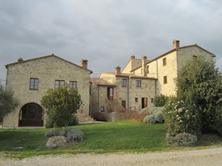 Attività commerciale in Vendita a Sarteano, 2100 m², arredato