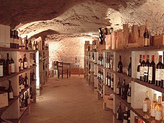 Attività commerciale in Vendita a Siena, 270 m²