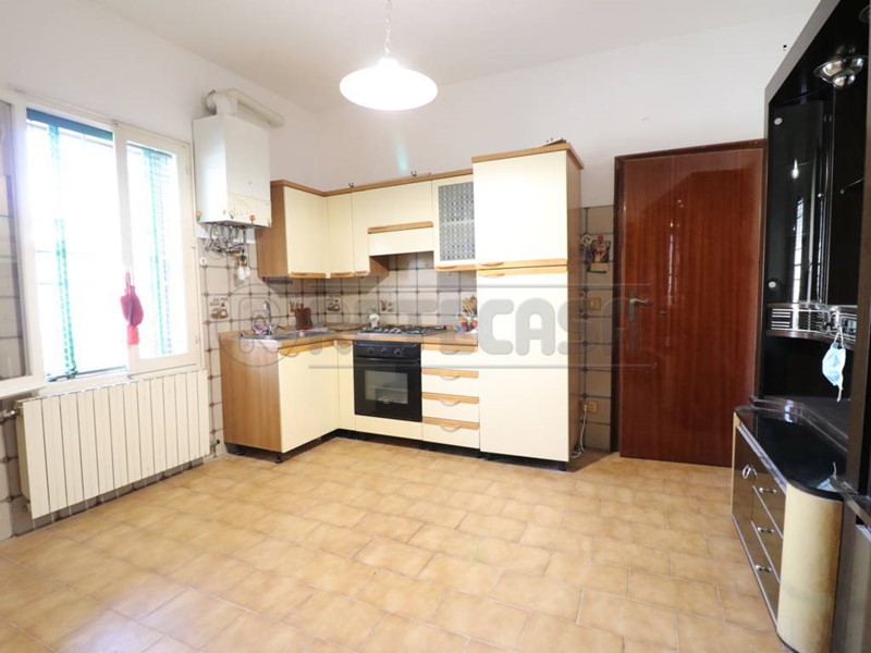 Appartamento in Vendita a Bondeno, 53'000&euro;, 190 m²