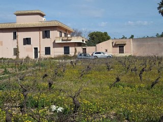 Casa Indipendente in Vendita a Marsala, 650'000&euro;, 500 m², con Box