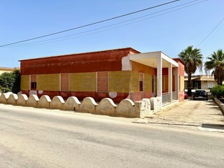 Casa Indipendente in Vendita a Marsala, 115'000&euro;, 290 m²