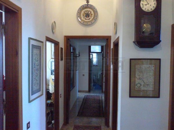 Appartamento in Vendita a Siena, zona Camollia, 620'000€, 165 m²
