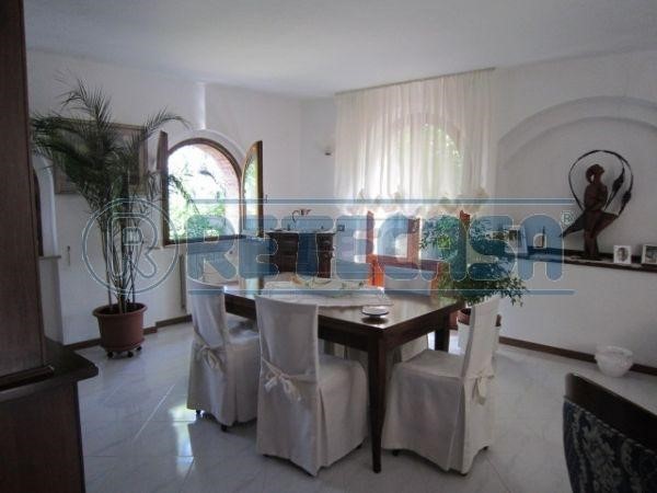 Casa Semi Indipendente in Vendita a Siena, zona San Rocco a Pilli, 770'000€, 255 m², arredato, con Box