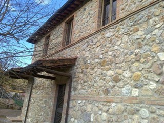 Villa in Vendita a Sovicille, zona Rosia, 460'000€, 130 m², con Box