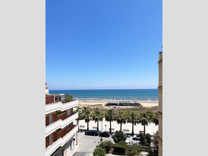 Appartamento in Vendita a Pozzallo, zona lungomare, 249'000€, 145 m², arredato