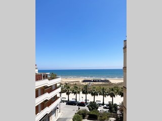 Appartamento in Vendita a Pozzallo, zona lungomare, 249'000€, 145 m², arredato