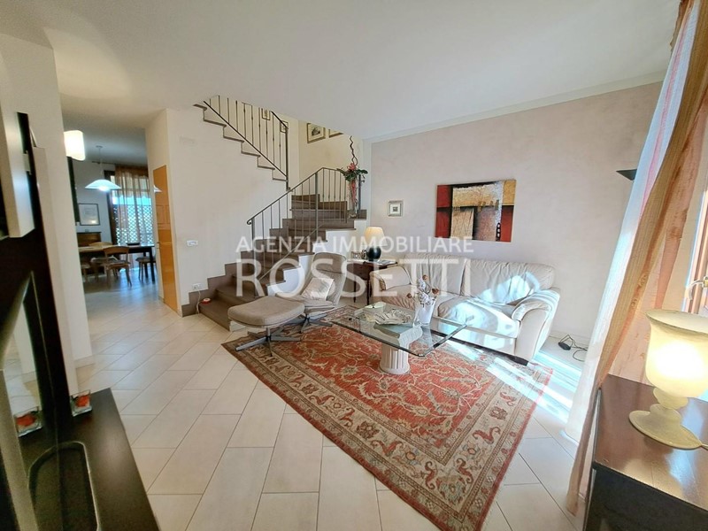 Casa Indipendente in Vendita a Cerreto Guidi, 339'000€, 150 m², con Box