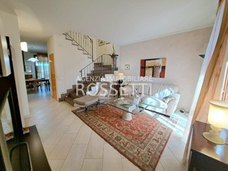 Casa Indipendente in Vendita a Cerreto Guidi, 339'000€, 150 m², con Box