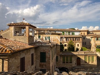 Appartamento in Vendita a Siena, 650'000€, 180 m², arredato