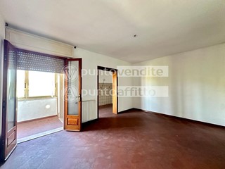 Appartamento in Vendita a Lucca, zona San Marco, 290'000€, 145 m², con Box