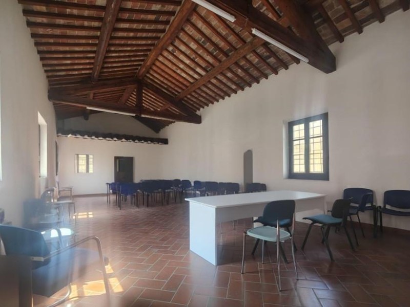 Ufficio in Vendita a Fucecchio, 100'000€, 100 m²