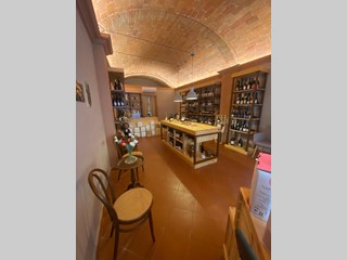 Immobile commerciale in Affitto a Pisa, 600€, 60 m²