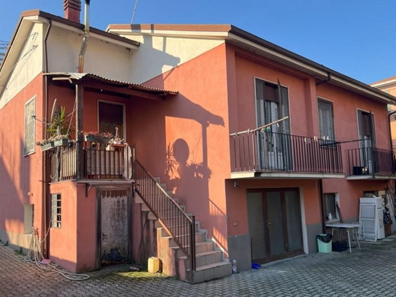 Appartamento in Vendita a Mortara, 84'008€, 219 m², con Box