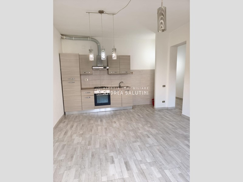 Trilocale in Vendita a Pontedera, zona Il Romito, 118'000€, 70 m², arredato