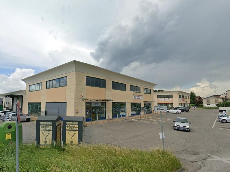 Immobile commerciale in Vendita a Torricella Verzate, 44'298€, 576 m²