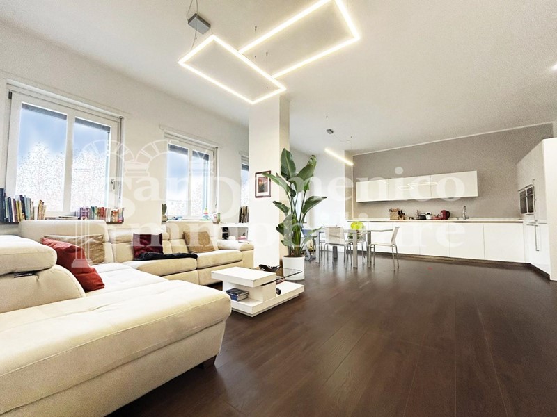 Trilocale in Vendita a Cascina, zona Navacchio, 240'000€, 80 m², con Box