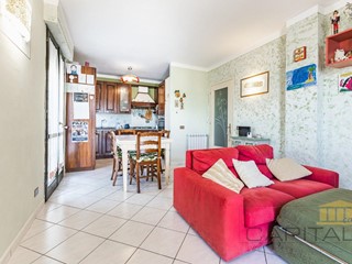 Trilocale in Vendita a Calcinaia, 140'000€, 70 m², arredato, con Box