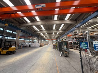 Capannone in Vendita a Azzate, 3'800'000€, 5386 m²