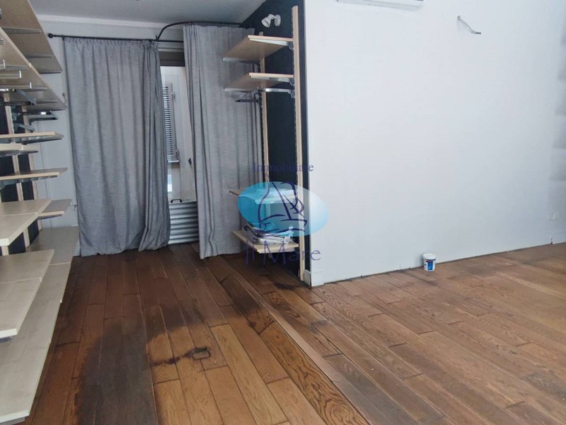 Attività commerciale in Vendita a Viareggio, 115'000€, 40 m²