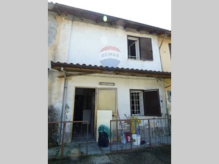 Casa Semi Indipendente in Vendita a Zeme, 28'000€, 50 m²