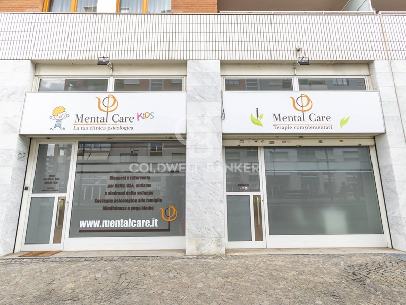Negozio in Affitto a Torino, 1'200€, 96 m²