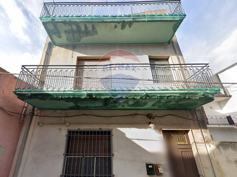 Quadrilocale in Vendita a Valverde, 87'000€, 106 m²