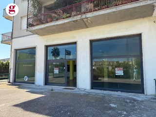 Immobile commerciale in Affitto a Vasto, 1'200&euro;, 182 m²