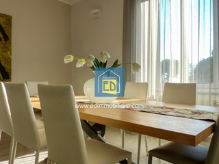 Appartamento in Affitto a Savona, 1'800€, 185 m²