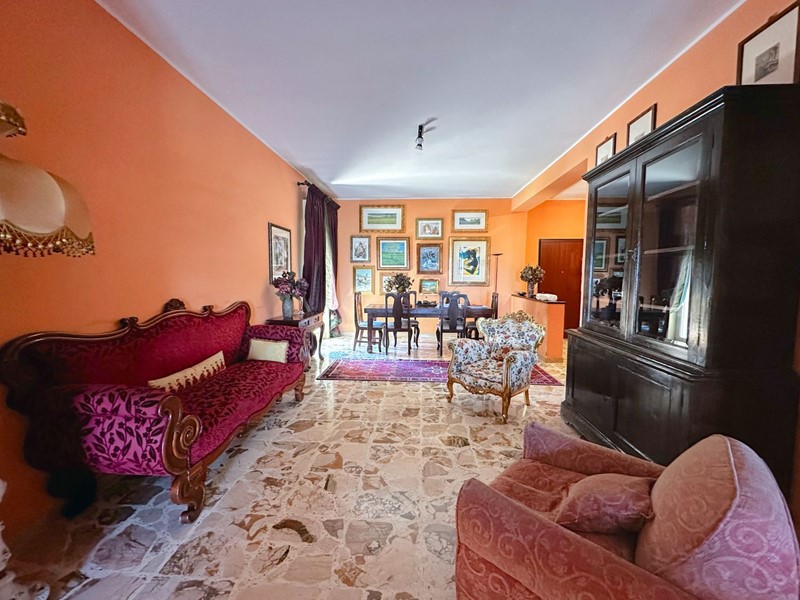 Appartamento in Vendita a Siracusa, 130'000&euro;, 150 m²