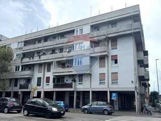 Trilocale in Affitto a Roma, 750€, 100 m²