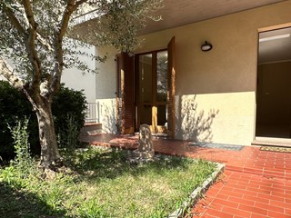 Casa Indipendente in Vendita a Pesaro, 490'000&euro;, 210 m²