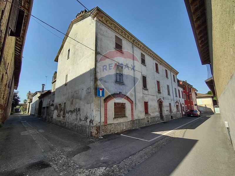 Casa Indipendente in Vendita a Casalnoceto, 150'000€, 600 m²