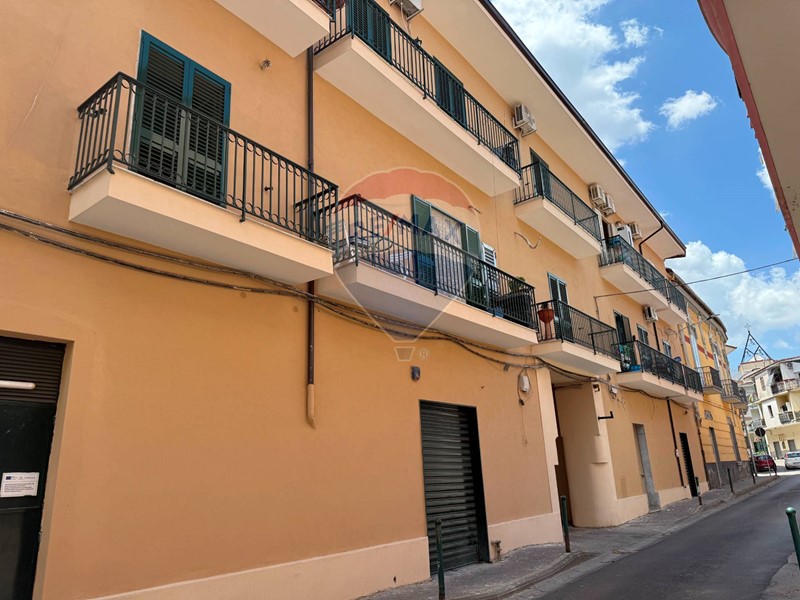 Appartamento in Vendita a Casandrino, 99'000€, 140 m²
