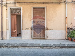 Casa Indipendente in Vendita a Grammichele, 49'000€, 120 m²